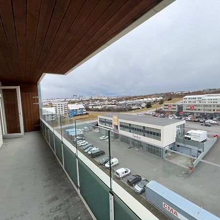 Modern And Spacious 3 Bedroom Apartment In Kopavogur Reykjavik Exterior photo