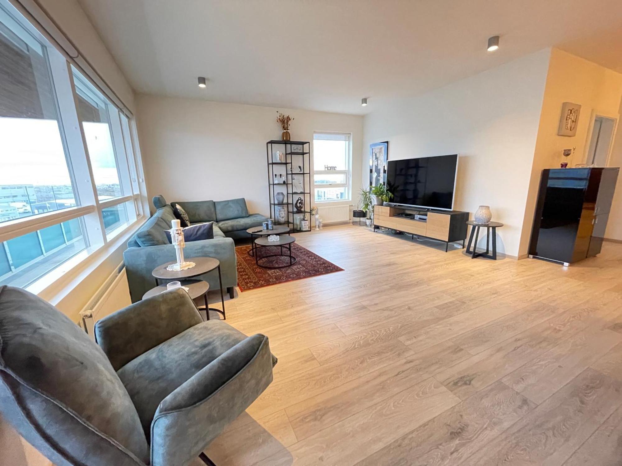 Modern And Spacious 3 Bedroom Apartment In Kopavogur Reykjavik Exterior photo