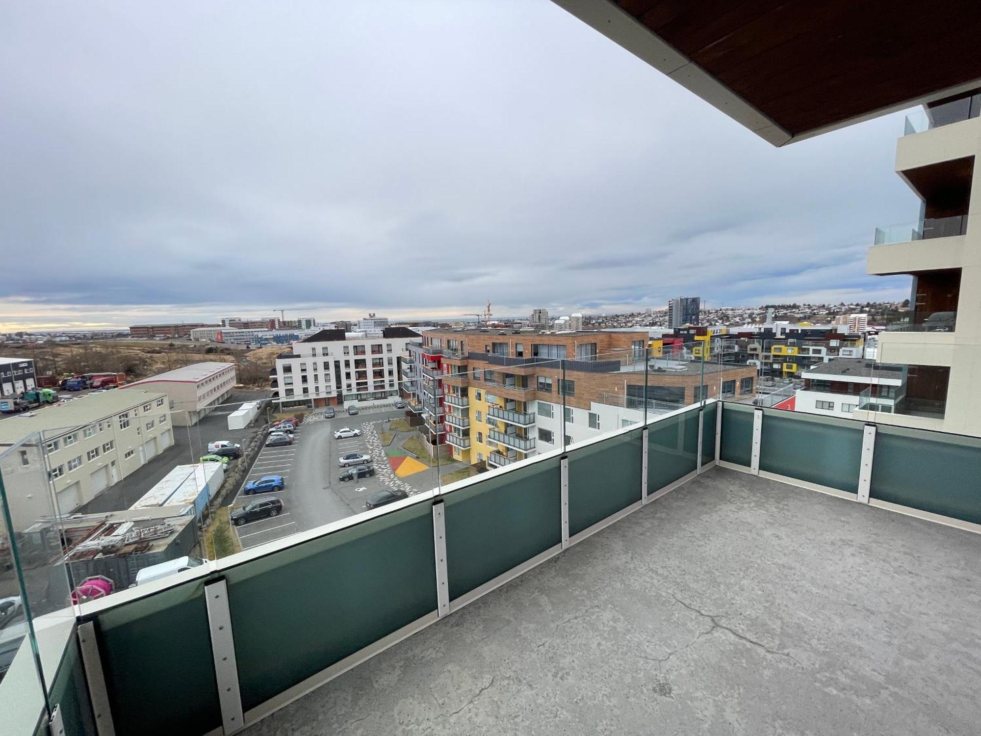 Modern And Spacious 3 Bedroom Apartment In Kopavogur Reykjavik Exterior photo