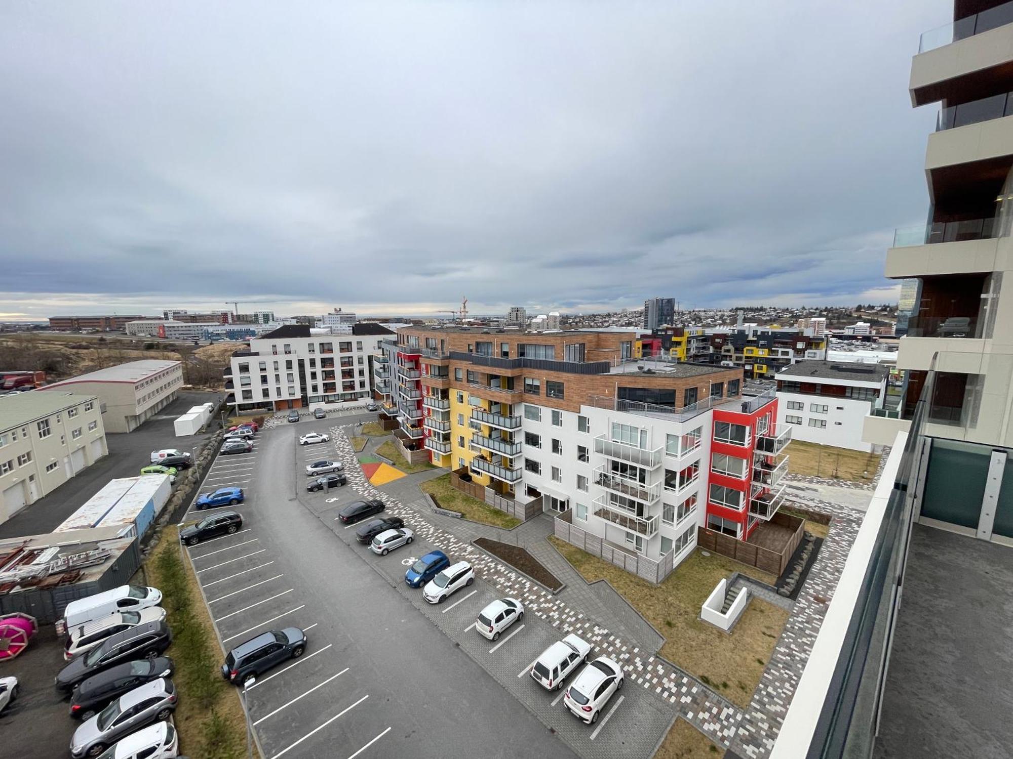 Modern And Spacious 3 Bedroom Apartment In Kopavogur Reykjavik Exterior photo